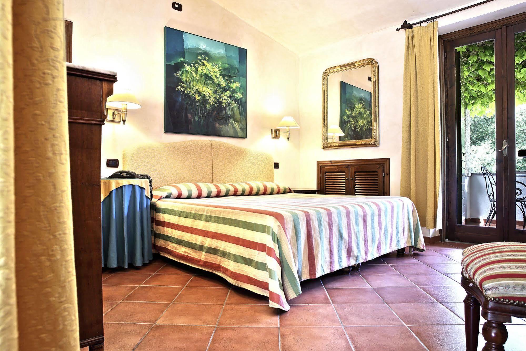 L'Agnata Di De Andre Boutique Hotel เทมปิโอ เปาซาเนีย ภายนอก รูปภาพ