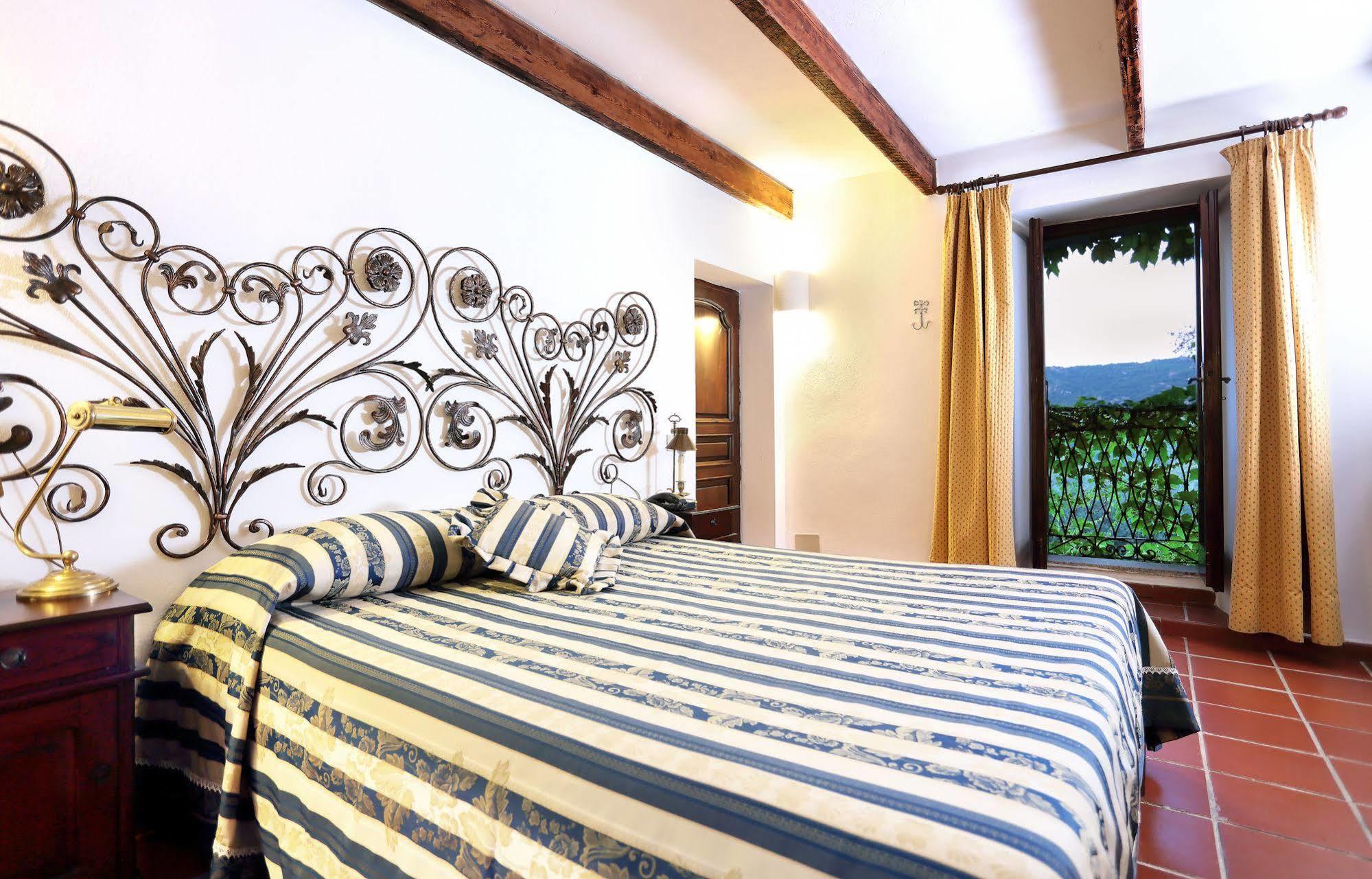 L'Agnata Di De Andre Boutique Hotel เทมปิโอ เปาซาเนีย ภายนอก รูปภาพ